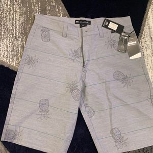 NWT Travis Mathew shorts sz 32